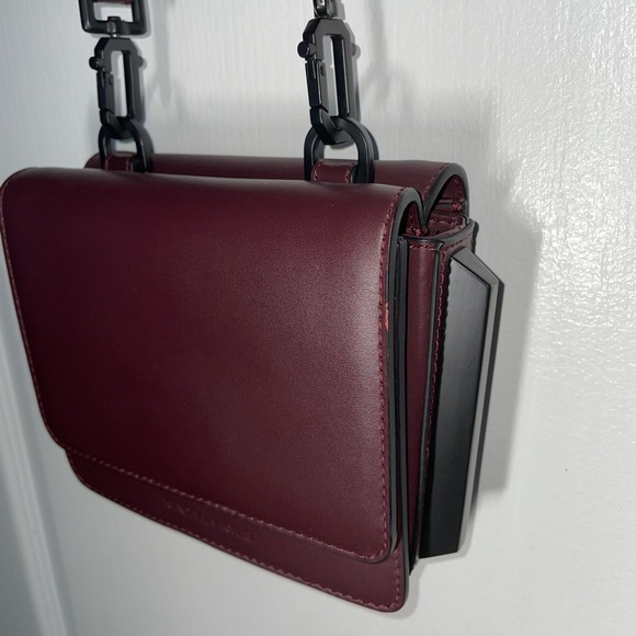 NWOT/Kendall & Kylie leather, burgundy crossbody bag - Picture 3 of 10